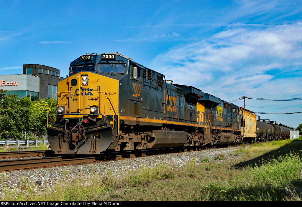 CSX 7000 on B-775